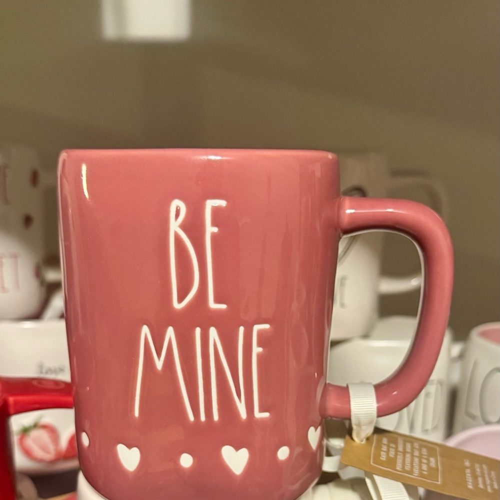 Rae Dunn - 'Be Mine' ☕️